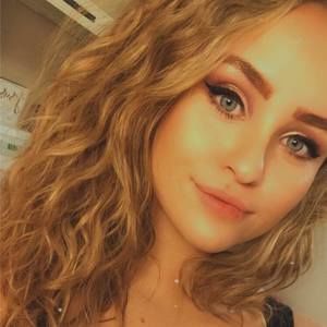 Meet your Posher, Lacey